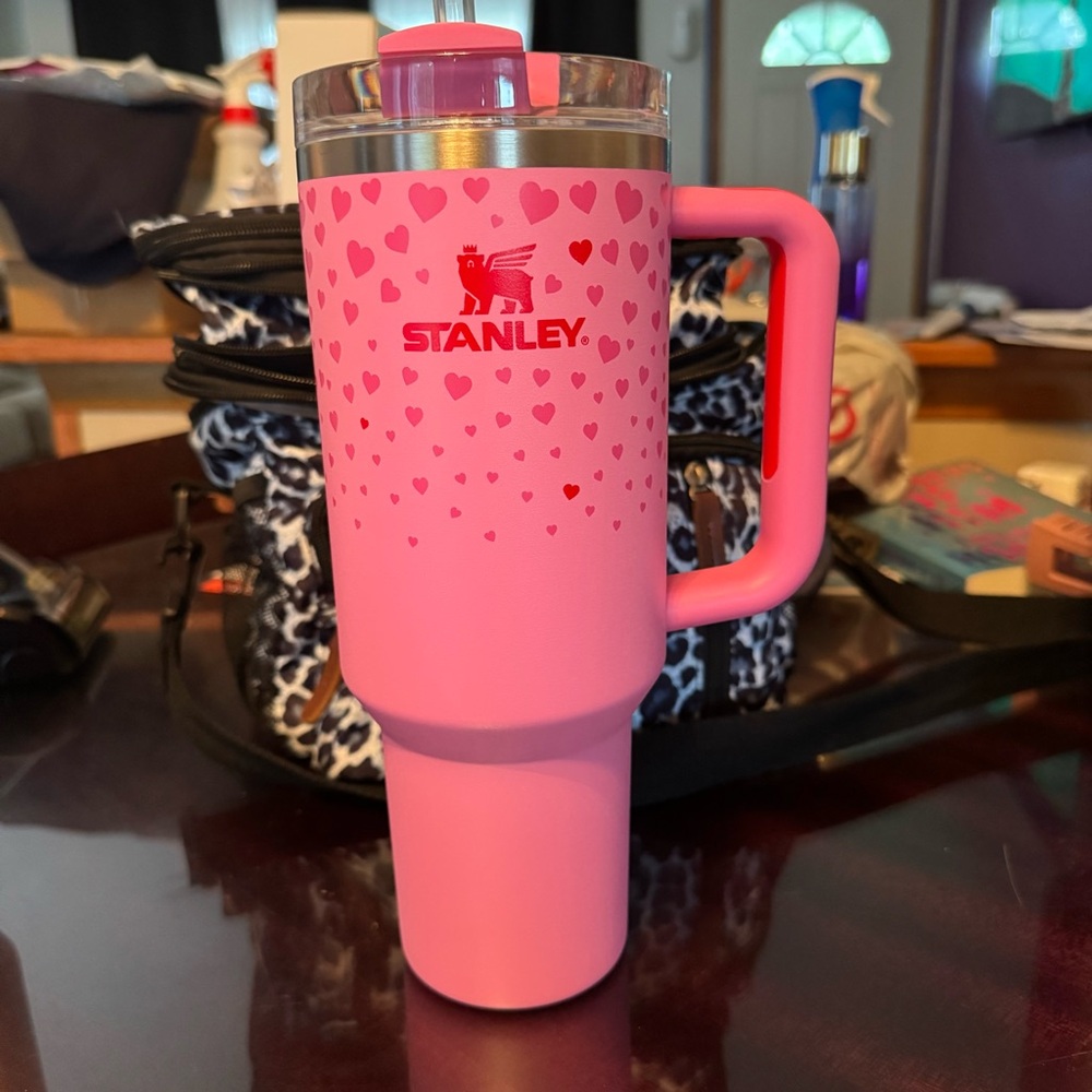 Sweet Hearts 40oz Stanley